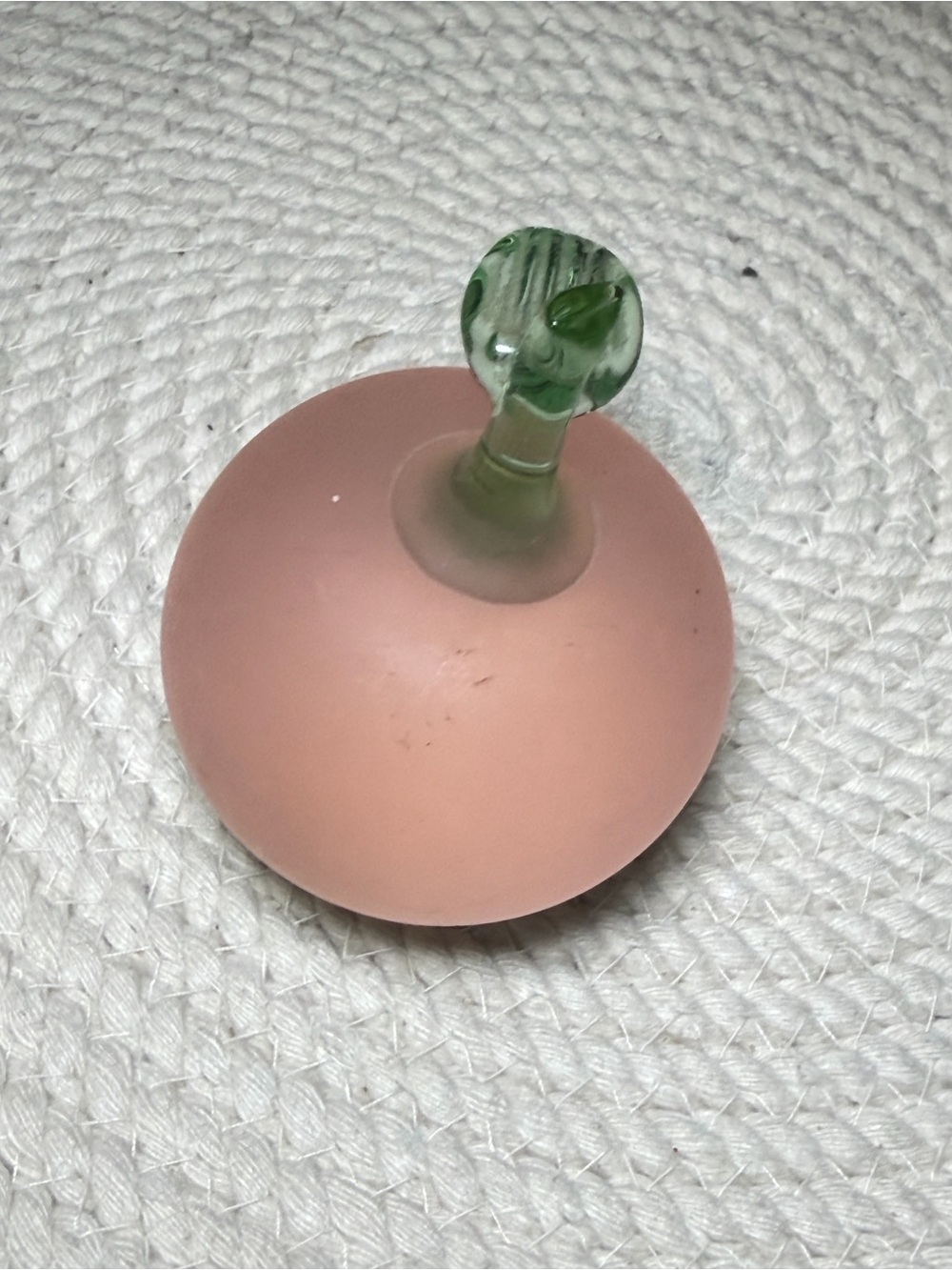 Vintage Pink Art Glass Apple Paperweight Green Stem Leaf Fruit Decor - Picture 10 of 14